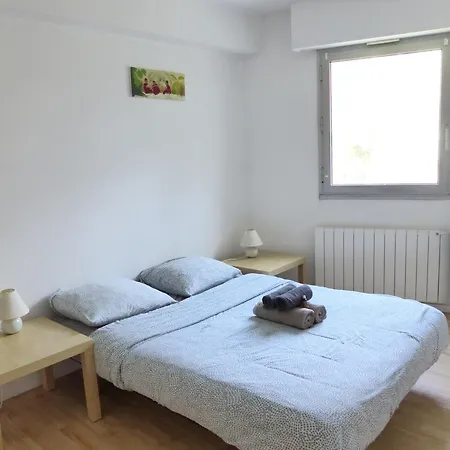 Chezine, T2 Au Calme Avec Balcon, 2pers Et Parking