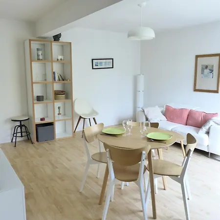 Daire Chezine, T2 Au Calme Avec Balcon, 2pers Et Parking *