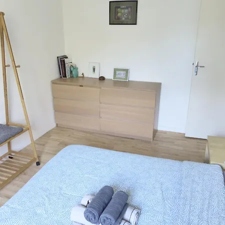 Chezine, T2 Au Calme Avec Balcon, 2pers Et Parking Apartmán