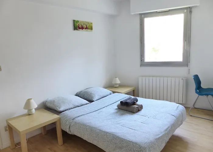 Chezine, T2 Au Calme Avec Balcon, 2pers Et Parking