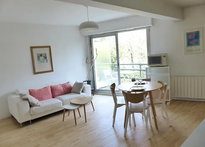 Apartment Chezine, T2 Au Calme Avec Balcon, 2pers Et Parking