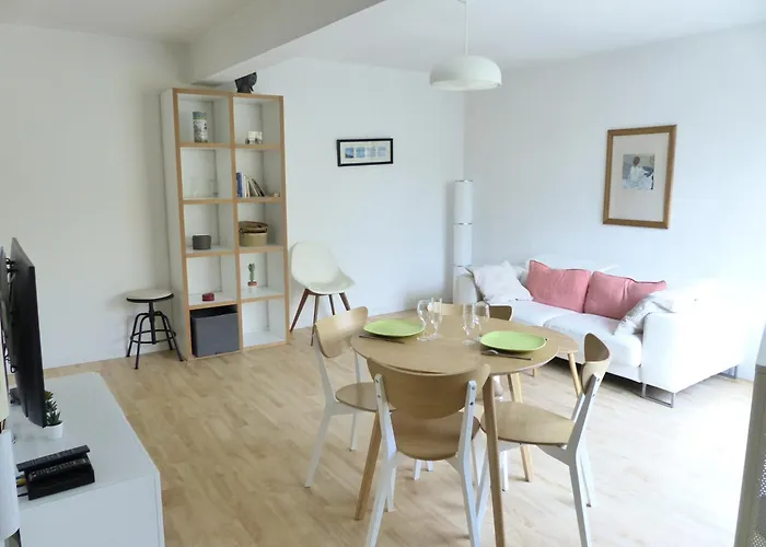 Apartment Chezine, T2 Au Calme Avec Balcon, 2pers Et Parking *