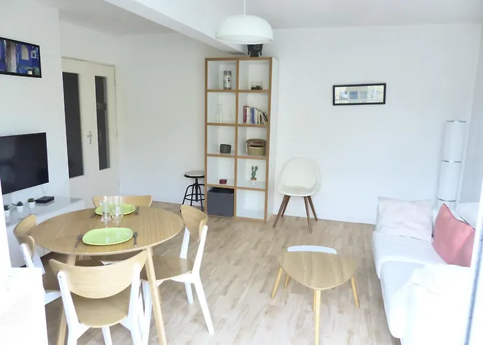 Chezine, T2 Au Calme Avec Balcon, 2pers Et Parking * Nantes